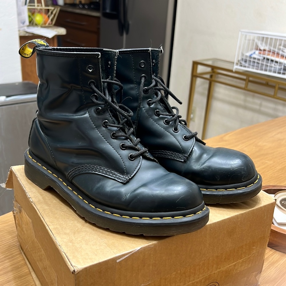 Doc Martens 1460 barely usted!!!
